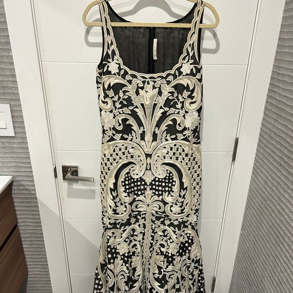 Elegant Naeem Khan Black and White Gown - Size 12 - Gently Used - Picture 1 of 7